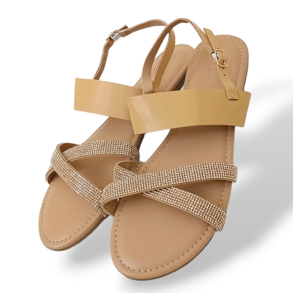 Fifth & Luxe Rhinestone Sandals Strappy Nude Tan Sparkle Crystal Flats Narrow 11